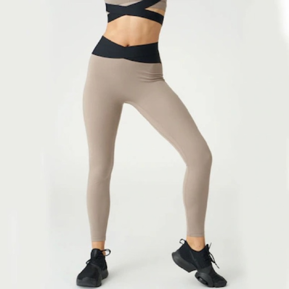 Le ORE Crossover Legging in Size M